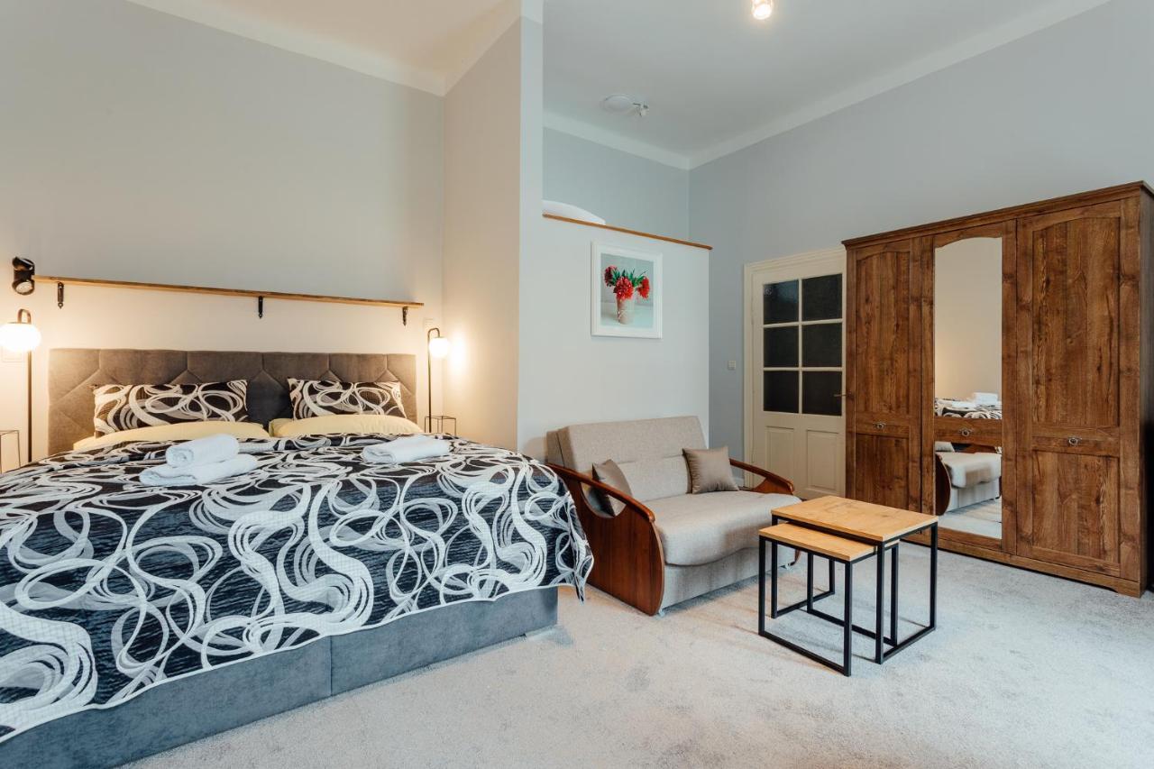 Aparthotel Botanicky Dvor Banská Štiavnica Esterno foto