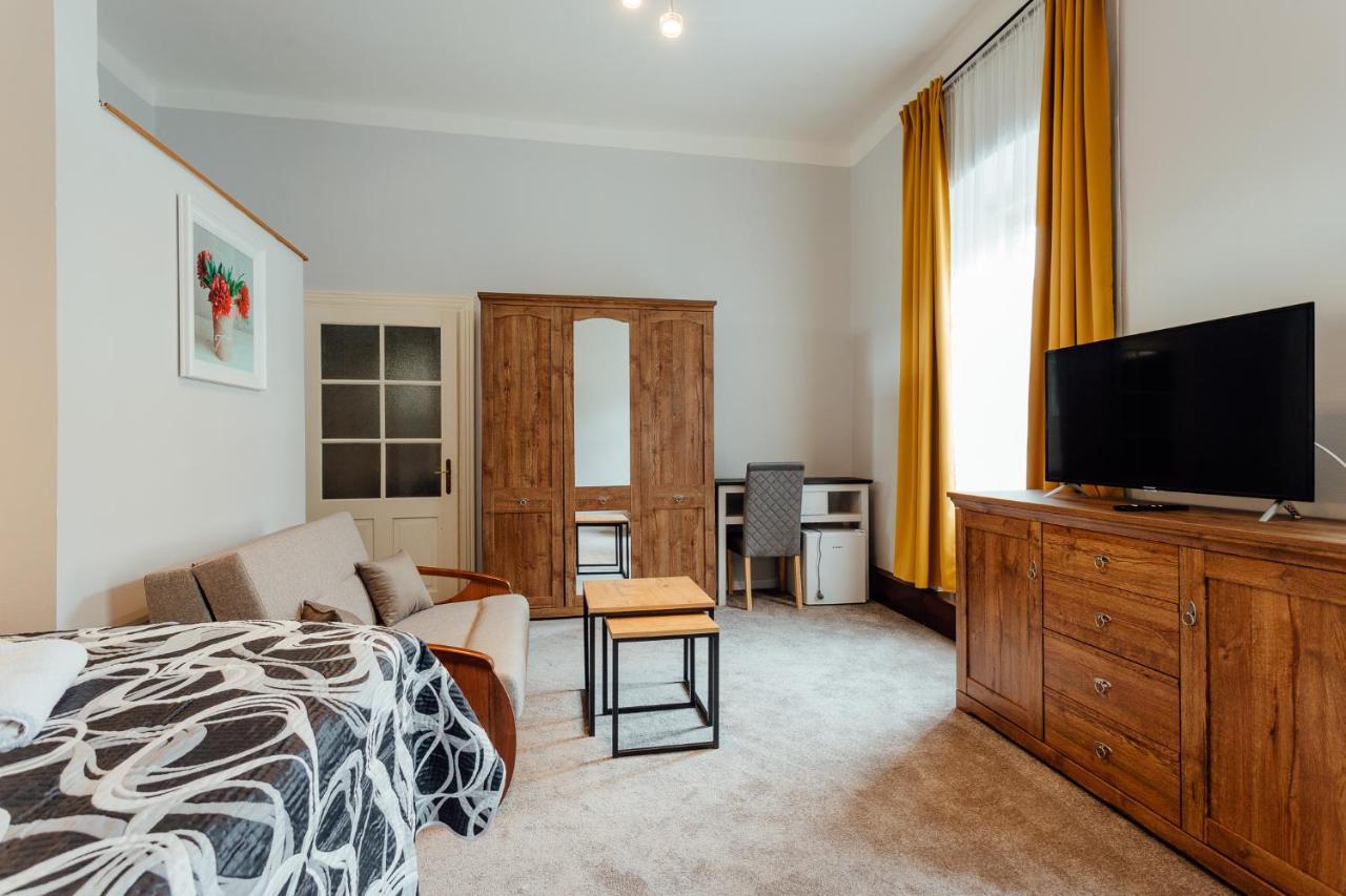 Aparthotel Botanicky Dvor Banská Štiavnica Esterno foto