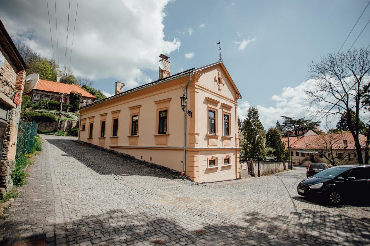 Aparthotel Botanicky Dvor Banská Štiavnica Esterno foto
