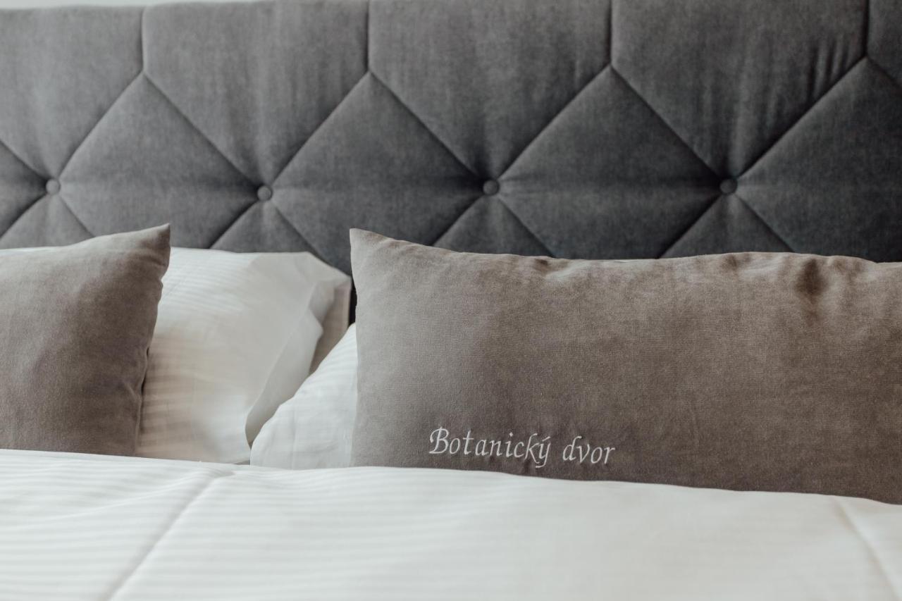 Aparthotel Botanicky Dvor Banská Štiavnica Esterno foto