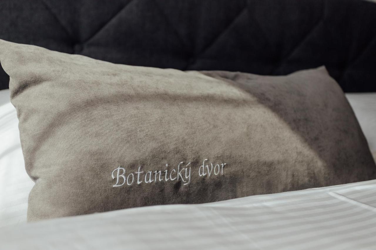 Aparthotel Botanicky Dvor Banská Štiavnica Esterno foto