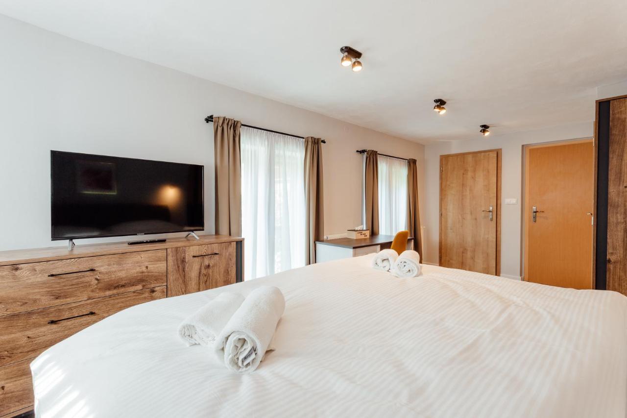 Aparthotel Botanicky Dvor Banská Štiavnica Esterno foto