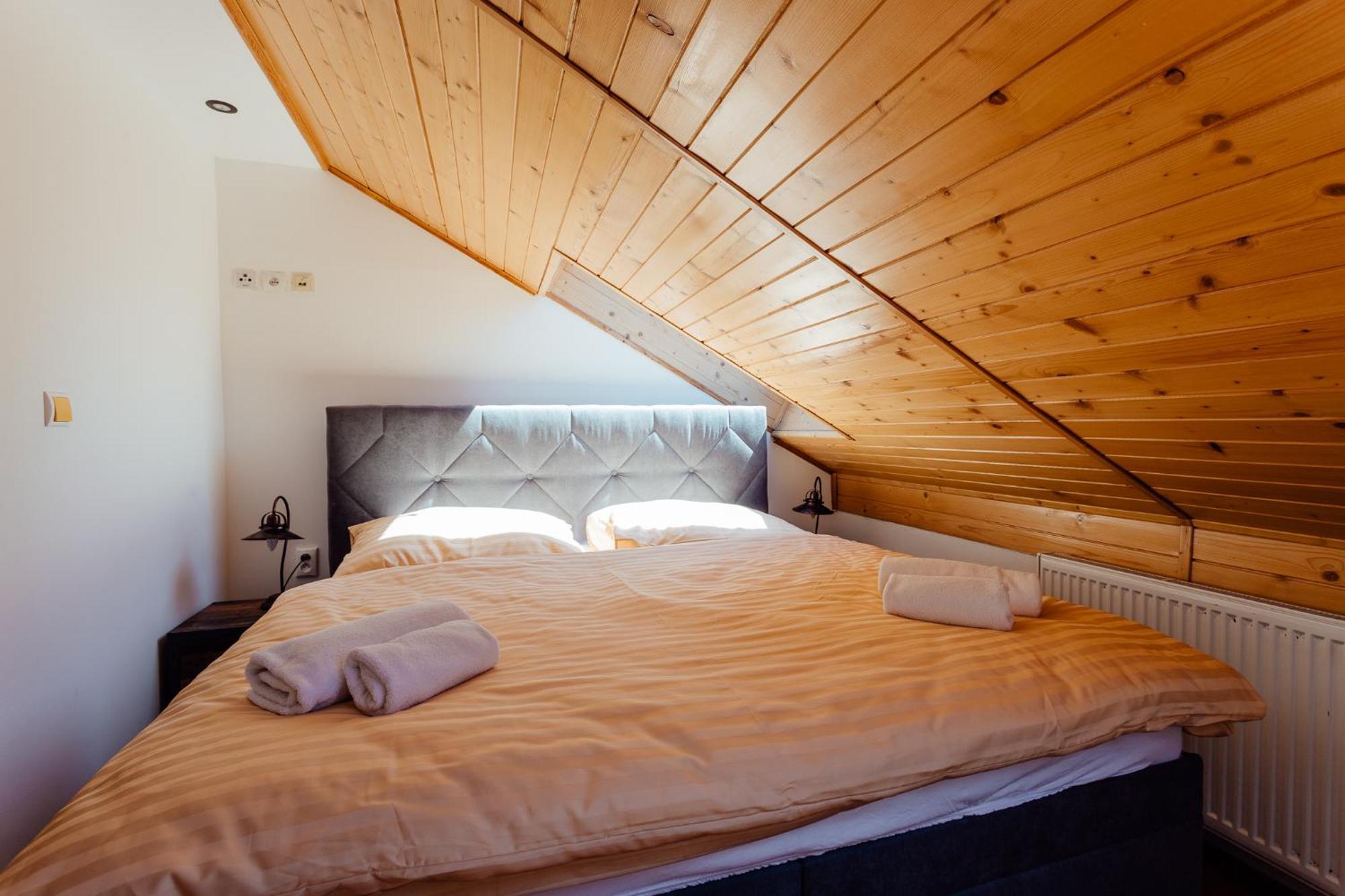 Aparthotel Botanicky Dvor Banská Štiavnica Esterno foto