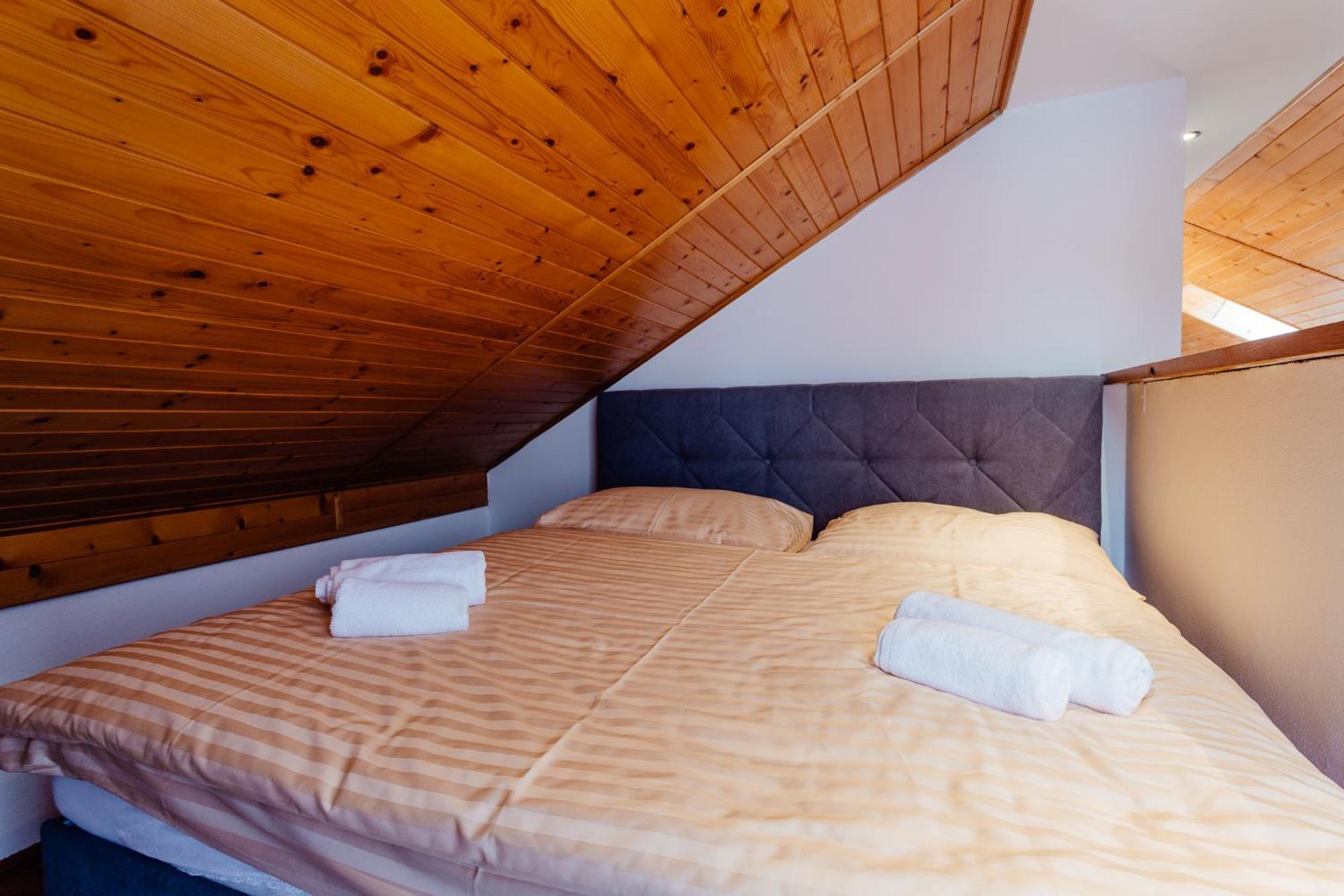 Aparthotel Botanicky Dvor Banská Štiavnica Esterno foto