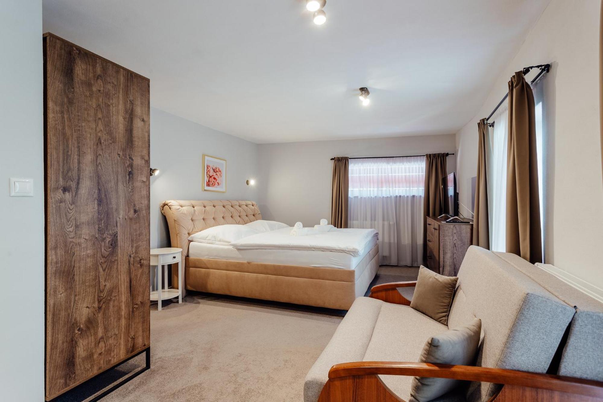 Aparthotel Botanicky Dvor Banská Štiavnica Esterno foto