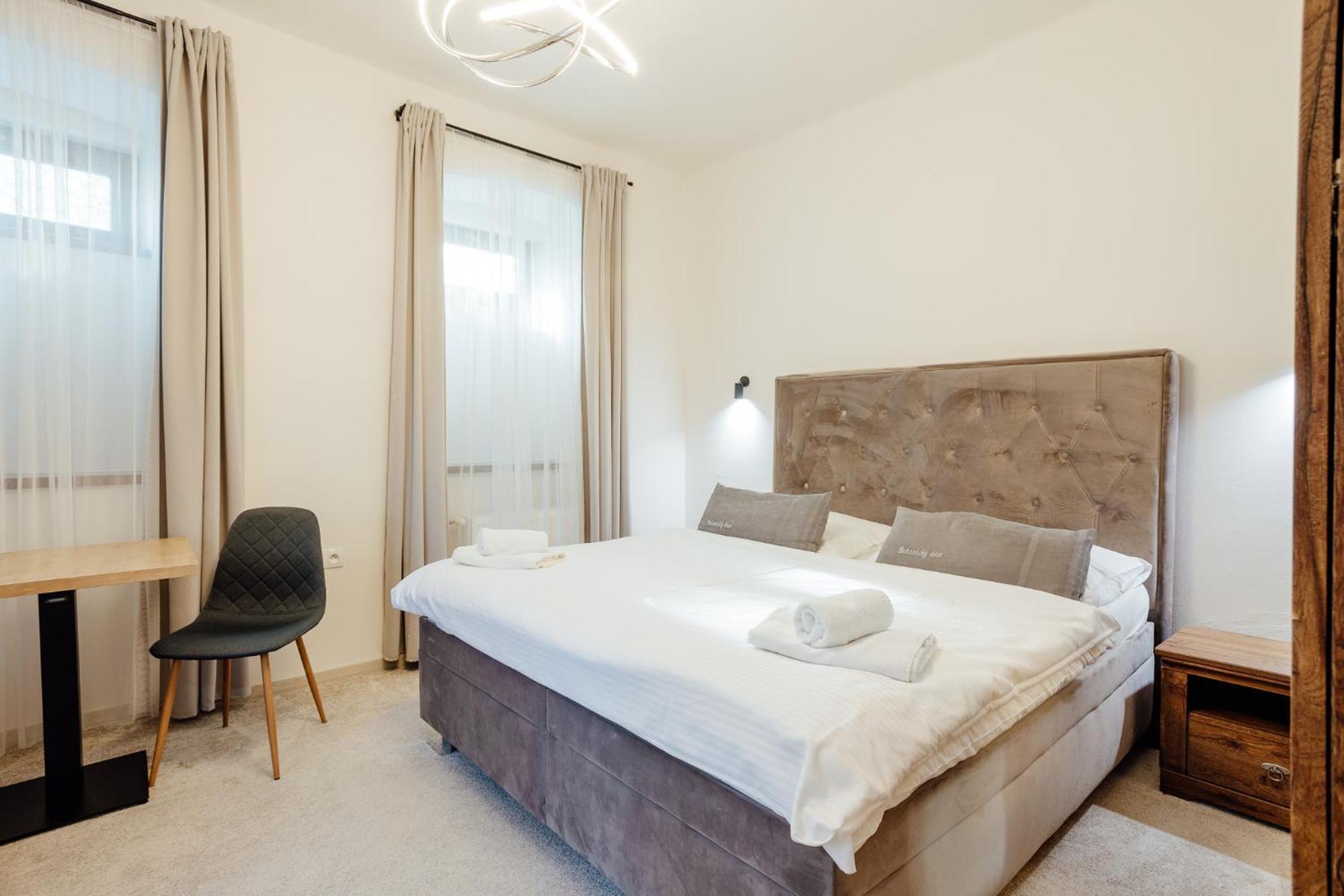 Aparthotel Botanicky Dvor Banská Štiavnica Esterno foto
