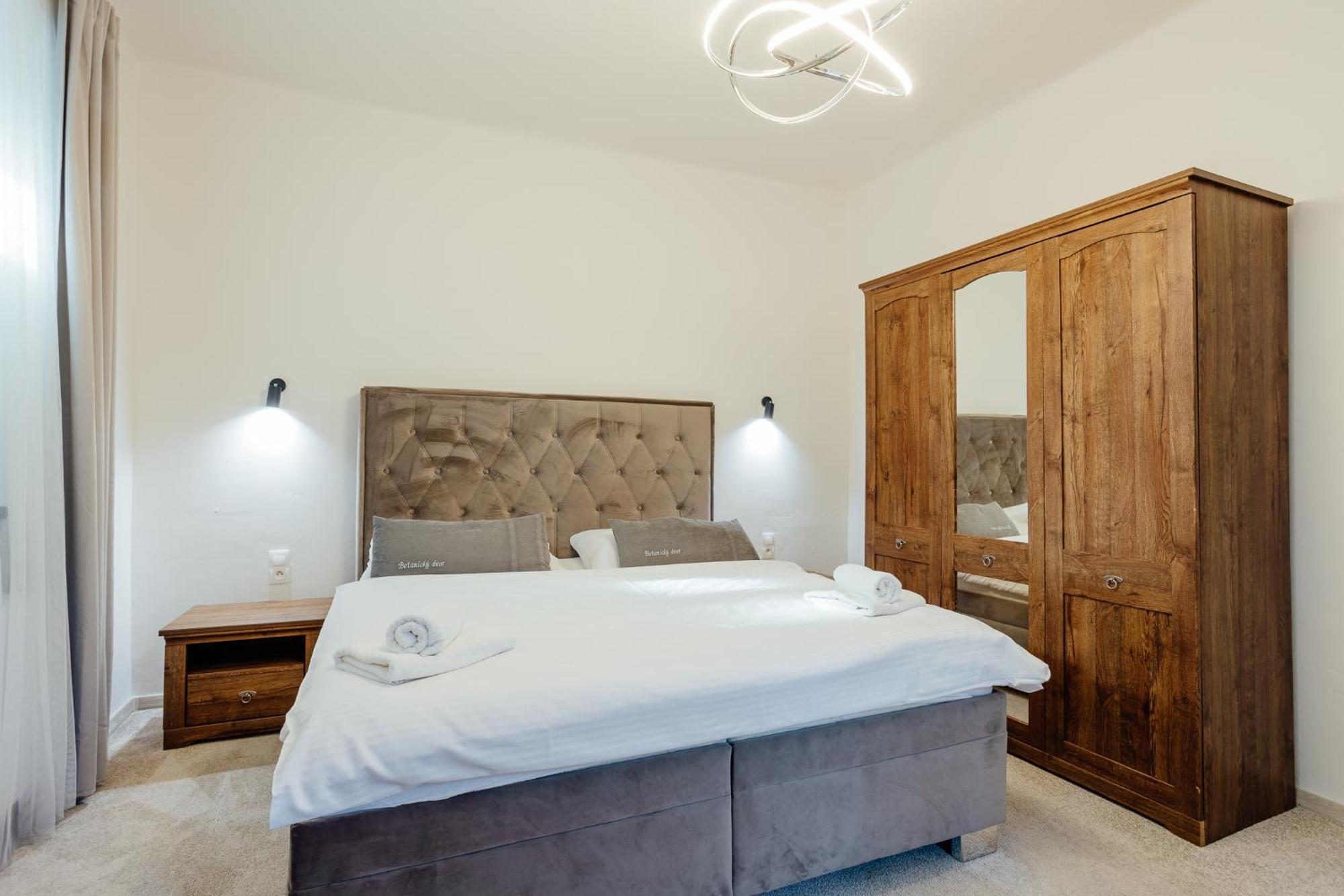 Aparthotel Botanicky Dvor Banská Štiavnica Esterno foto