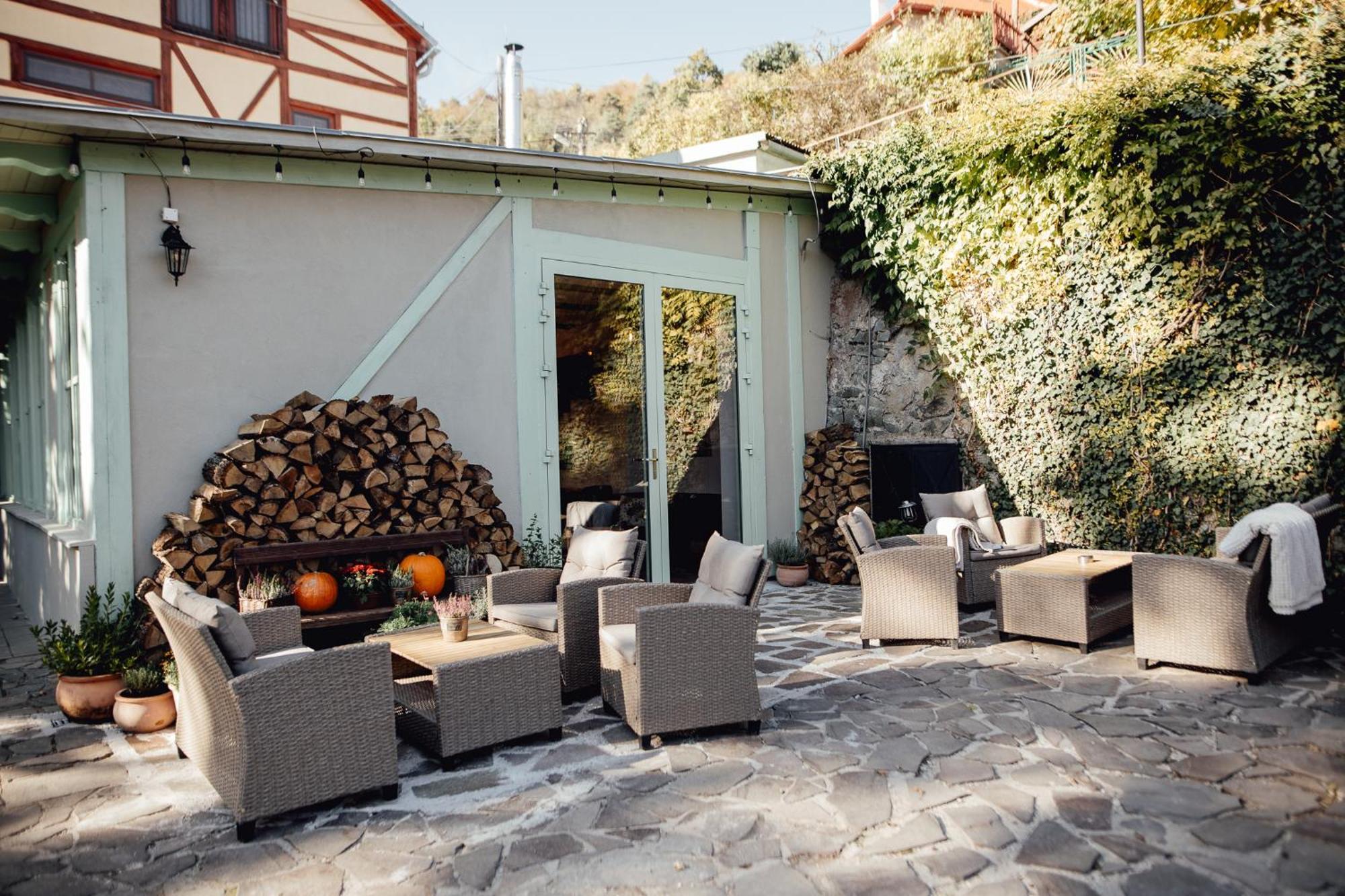 Aparthotel Botanicky Dvor Banská Štiavnica Esterno foto